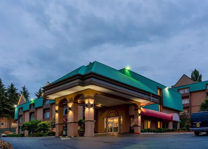 Sutton Suites Hotel SeaTac